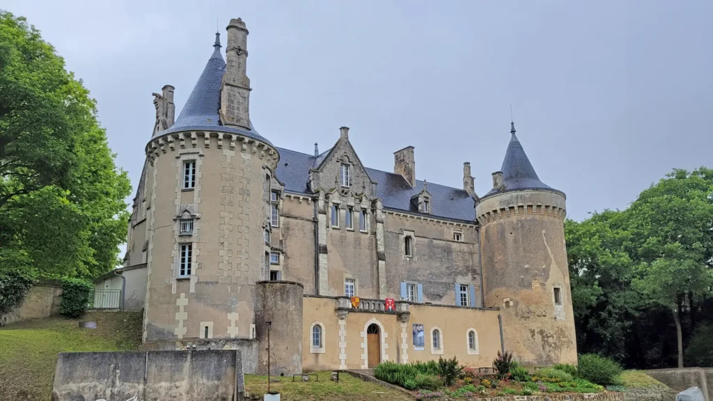 St. Aulaye – Riverside Charm and Relaxation – near Manoir de Longeveau, southwest France