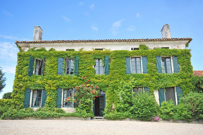 What It's Actually Like to Have Your Wedding at a French Manor House 1